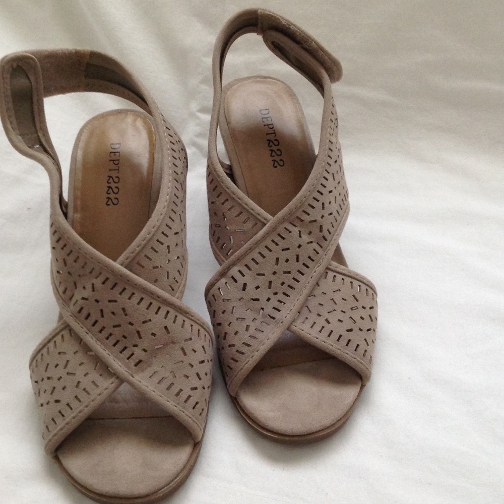 Dept 222 Ladies suede heels